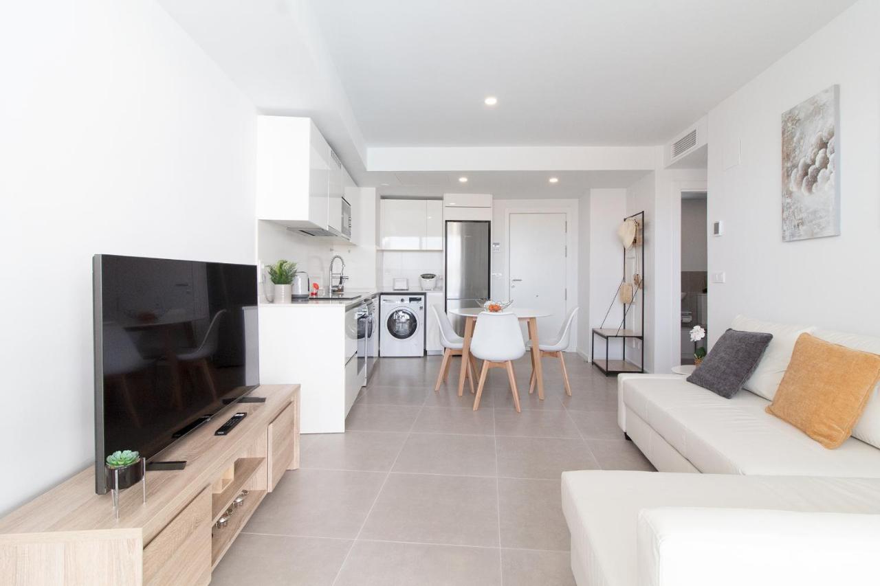 Global Properties, Apartamento Con Terraza Y Vistas A La Piscina En Gran Canet Canet d'En Berenguer Luaran gambar
