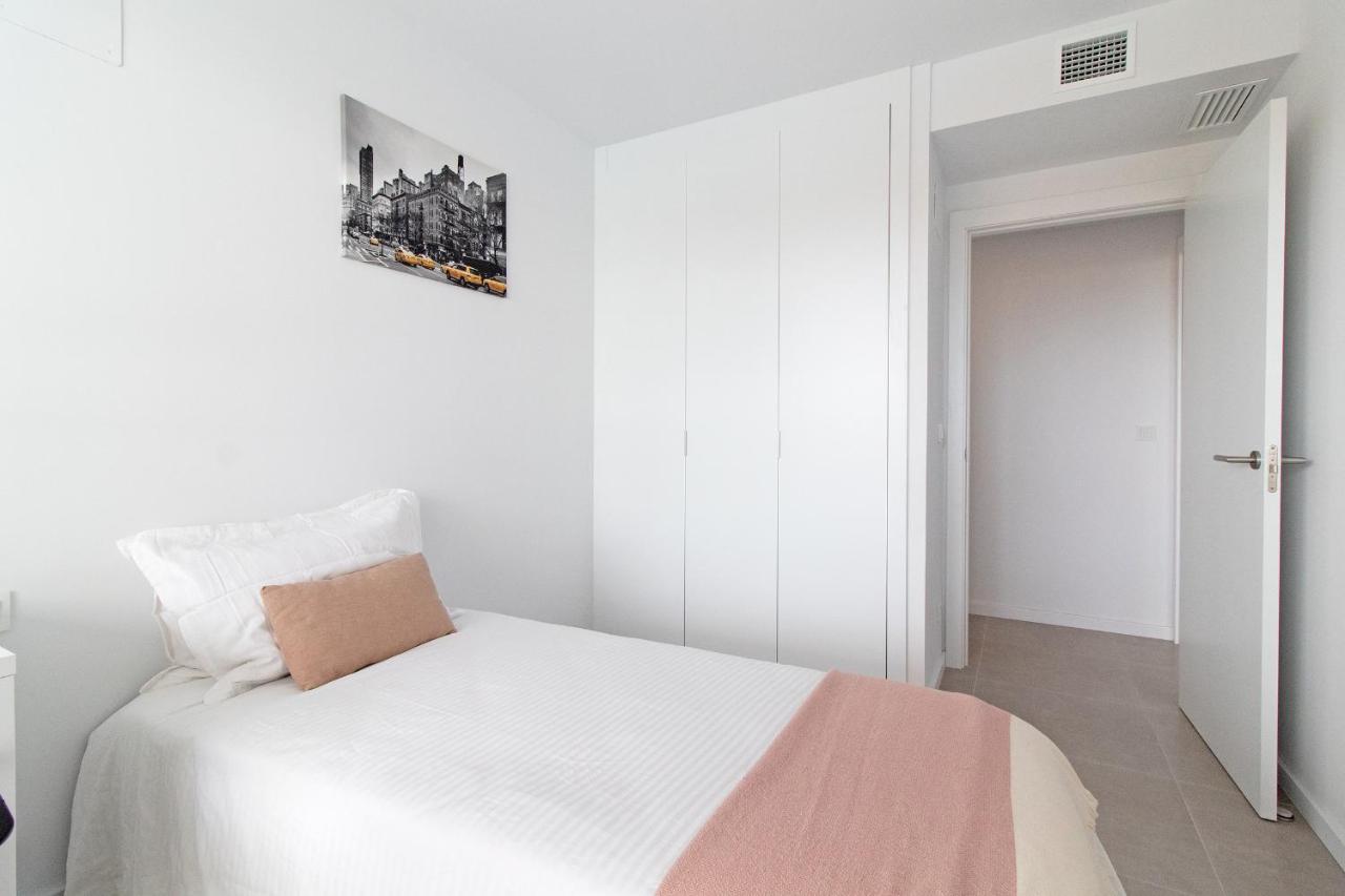 Global Properties, Apartamento Con Terraza Y Vistas A La Piscina En Gran Canet Canet d'En Berenguer Luaran gambar