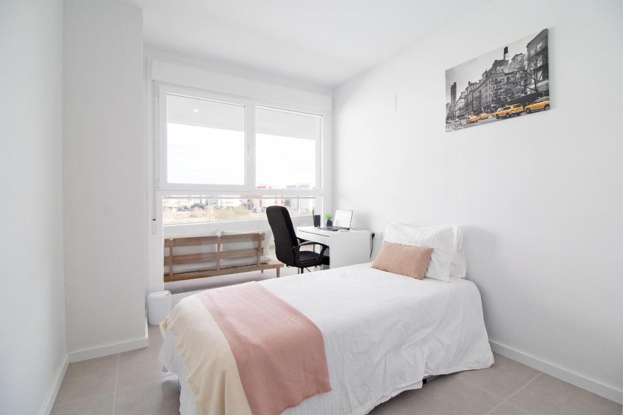 Global Properties, Apartamento Con Terraza Y Vistas A La Piscina En Gran Canet Canet d'En Berenguer Luaran gambar