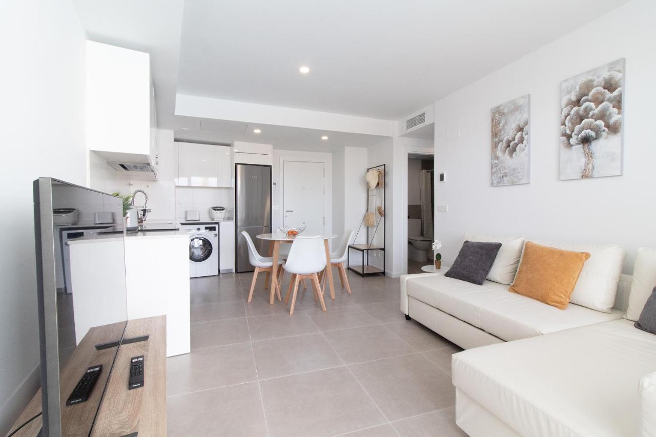 Global Properties, Apartamento Con Terraza Y Vistas A La Piscina En Gran Canet Canet d'En Berenguer Luaran gambar
