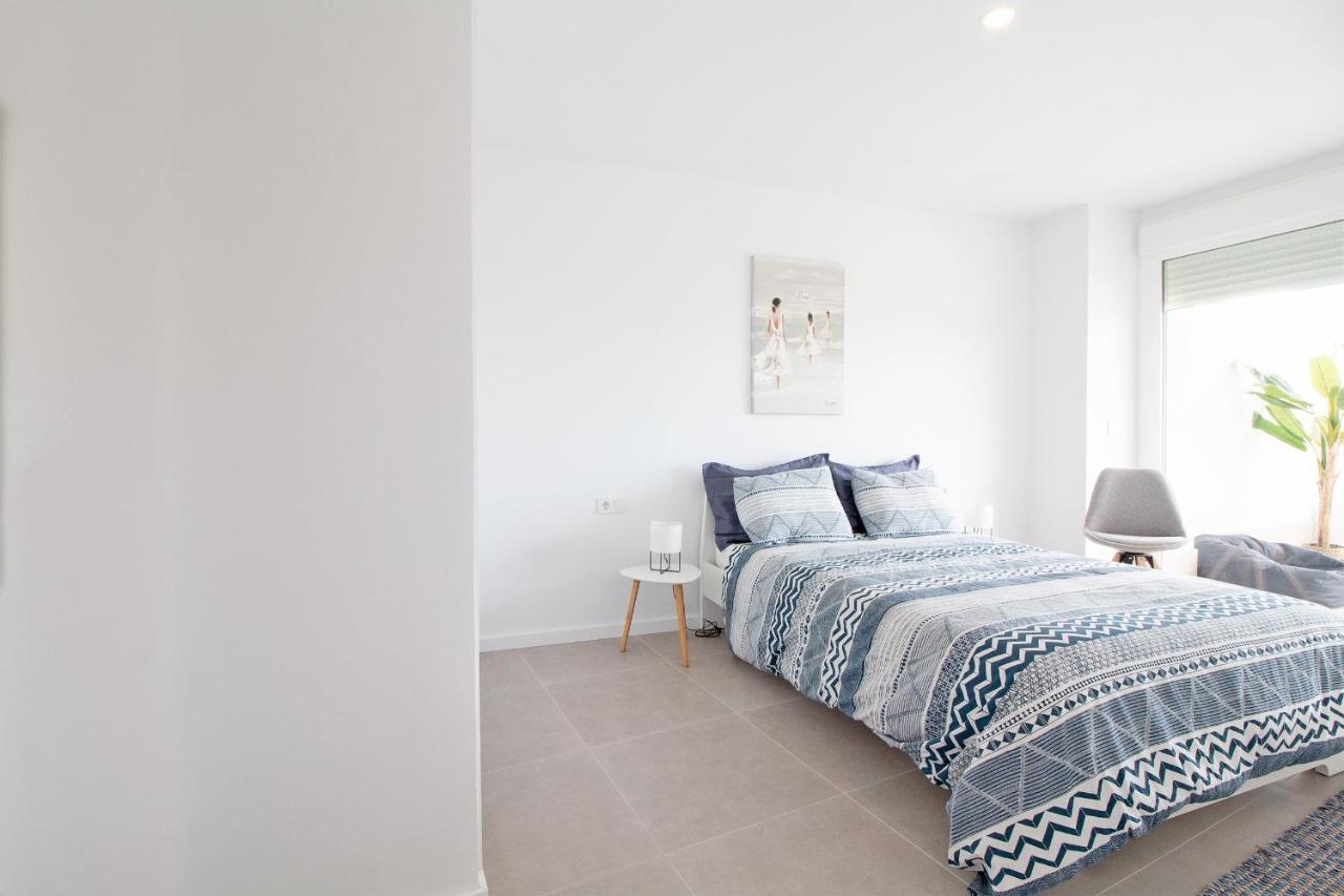 Global Properties, Apartamento Con Terraza Y Vistas A La Piscina En Gran Canet Canet d'En Berenguer Luaran gambar