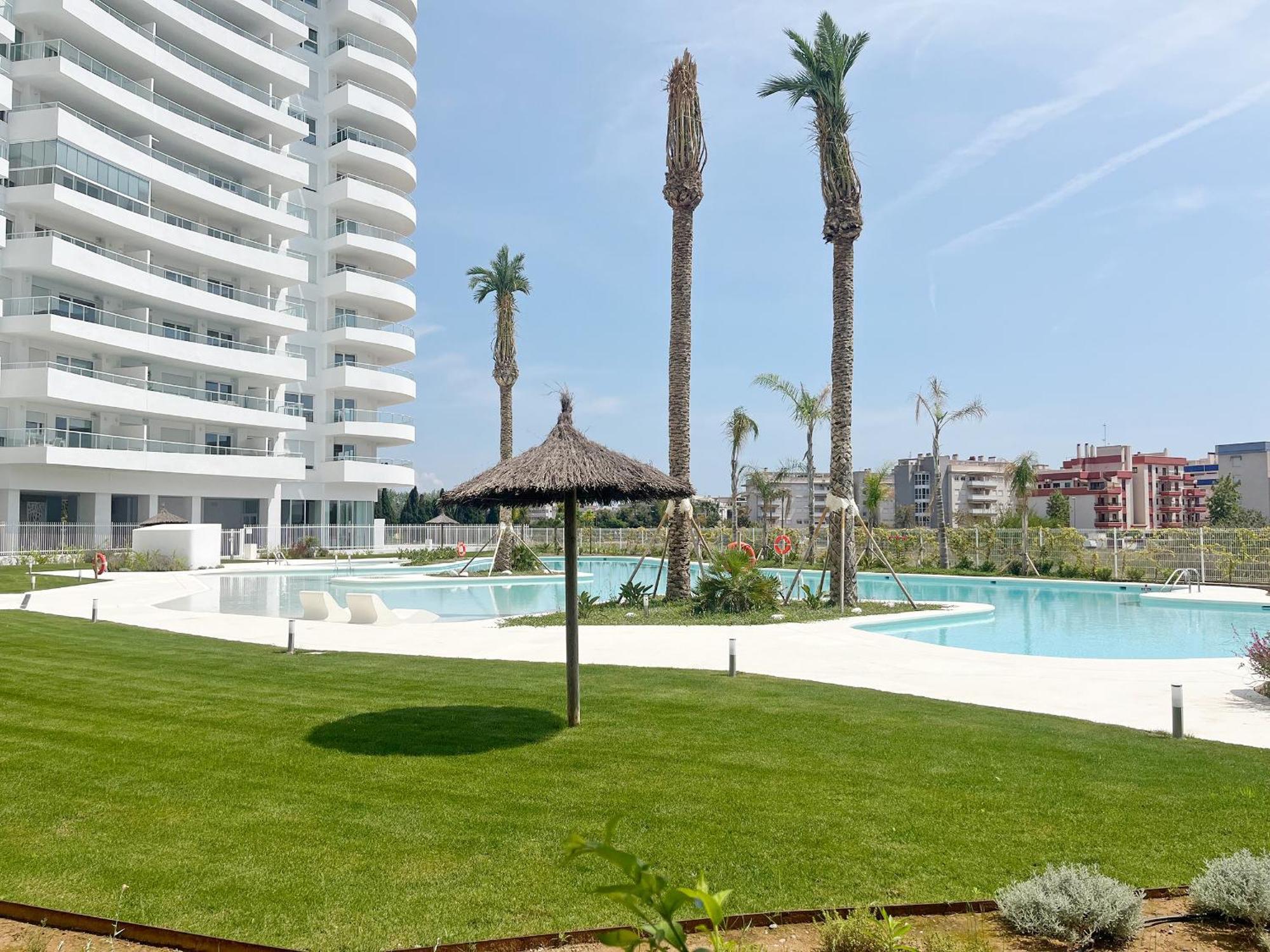 Global Properties, Apartamento Con Terraza Y Vistas A La Piscina En Gran Canet Canet d'En Berenguer Luaran gambar